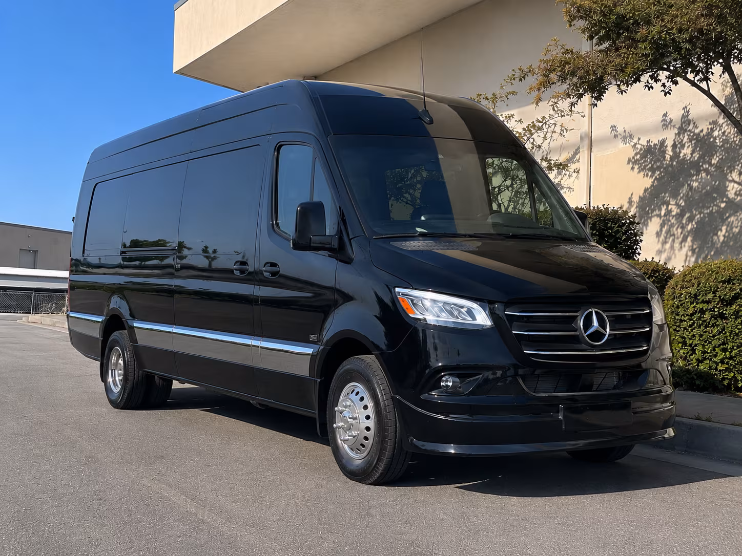 find the perfect transportation for your next airport transfer 1