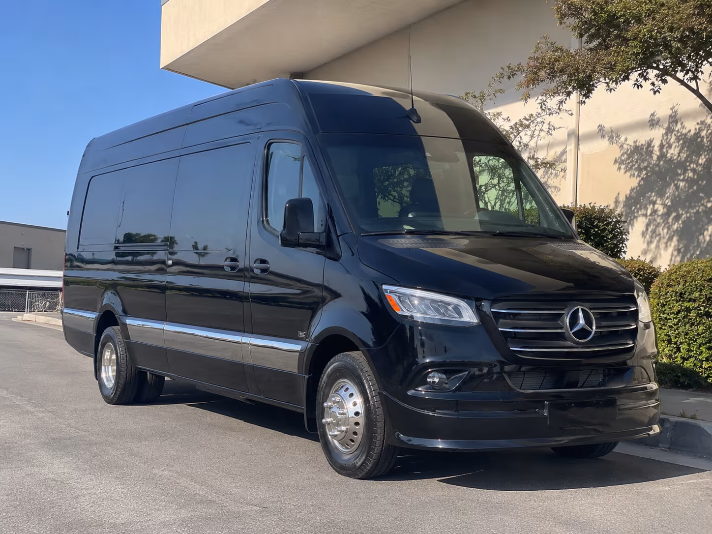 find the perfect transportation for your next corporate event 3