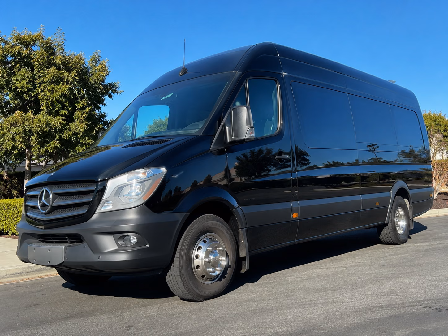 find the perfect transportation for your next wedding 1